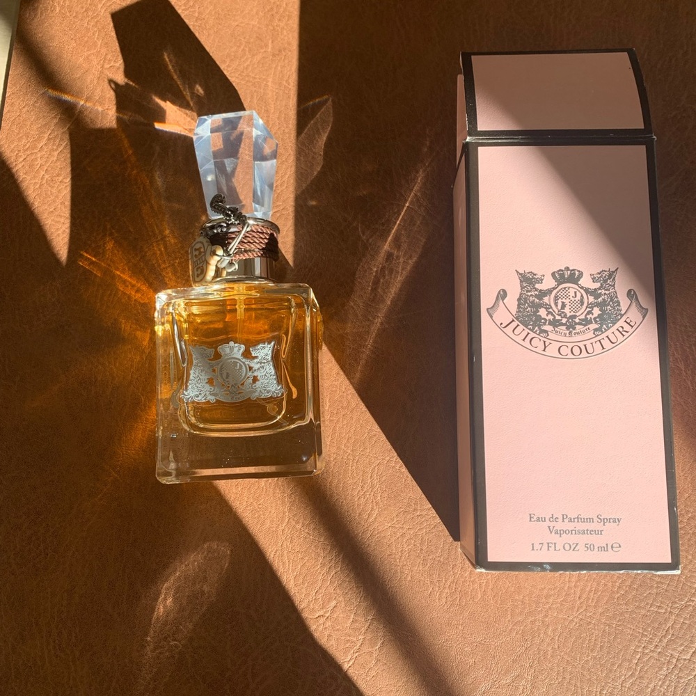 Juicy Couture Eau De Parfum with Pink Box - Picture 2 of 3